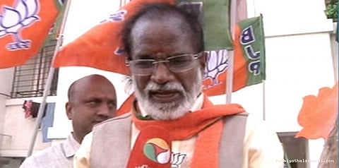 நாய்களாக பார்க்கிறார்கள்: கங்கை அமரன் பாய்ச்சல்