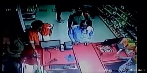 ஷாப்பிங் செய்த கொலைக் குற்றவாளி