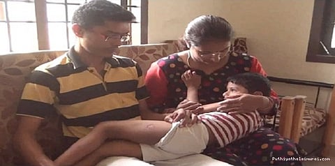 பள்ளி மாணவனுக்கு சூடு: பெற்றோர் புகார்