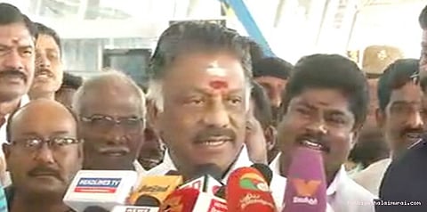 ஓபிஎஸ் அணியுடன் பேச்சுவார்த்தைக்கு சசிகலா அணி குழு அமைப்பு