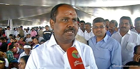 அதிமுகவை காப்பாற்ற இணைகிறோம்: உதயகுமார்