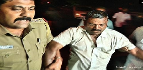 தினகரனுக்கு சம்மனா? தொண்டர் தீக்குளிக்க முயற்சி