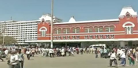 விரைவு ரயில்களுக்கு வெடிகுண்டு மிரட்டல்