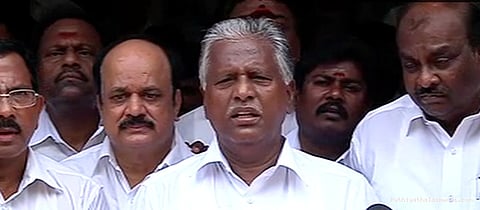 சசிகலாவை வெளியேற்றிவிட்டால் நாங்கள் அண்ணன், தம்பிகள்: கே.பி.முனுசாமி