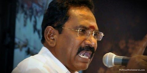 தாய், தந்தை இல்லாத வீடு அதிமுக: சொல்கிறார் அமைச்சர்