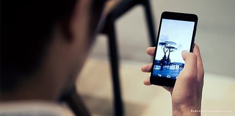 எப்பவும் ஸ்மார்ட்போனா? எச்சரிக்கிறது ஆய்வு