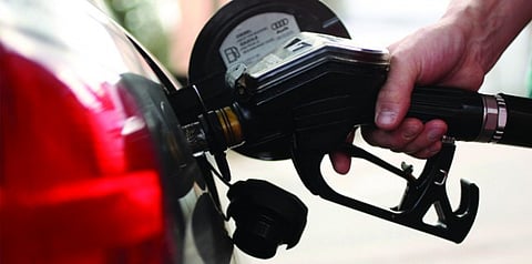 பெட்ரோல் பங்குகளுக்கு லீவு இல்லை