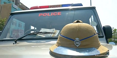 இனி நோ வெயில்; வந்தாச்சு தெர்மாகோல் தொப்பி