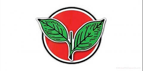 யாருக்கு இரட்டைஇலை? 12,600 பக்கங்கள் தாக்கல் செய்த ஒபிஎஸ் அணி