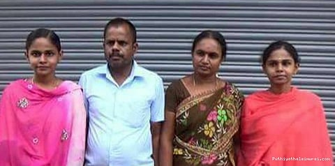 ஒரே மதிப்பெண்கள்.. வியப்பில் அசத்திய இரட்டையர்கள்