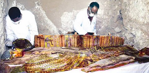 எகிப்தில் மம்மியுடன் தங்கப் புதையல்