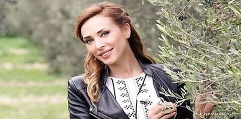 காதலிக்கு வீடு தேடும் ஹீரோ!