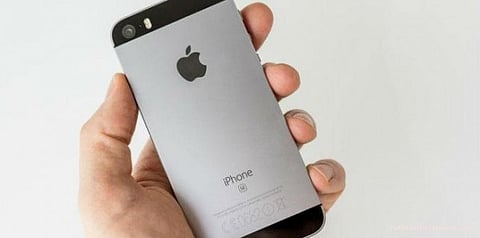 இந்தியாவில் தயாரிக்கப்பட்ட ஐபோன்கள் விற்பனைக்கு வருகின்றன