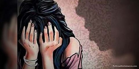 காதலித்து, ஏமாற்றி, சிவப்பு விளக்கில் விற்ற காதலன்!