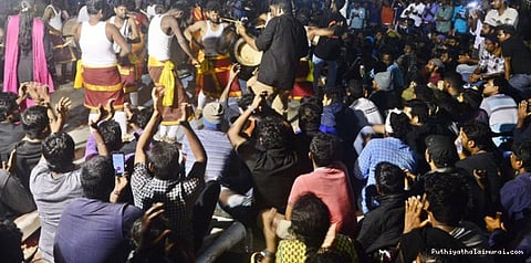 ஓராண்டில் ஓயாமல் போராட்டங்கள்: திக்குமுக்காடிய அதிமுக அரசு