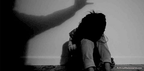 பெற்ற மகளையே பாலியல் வன்கொடுமை செய்த காவலாளி