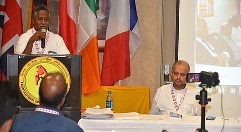 லாஸ் ஏஞ்சல்சில் நடந்த வித்தியாசமான நாடாளுமன்றக் கூட்டம்