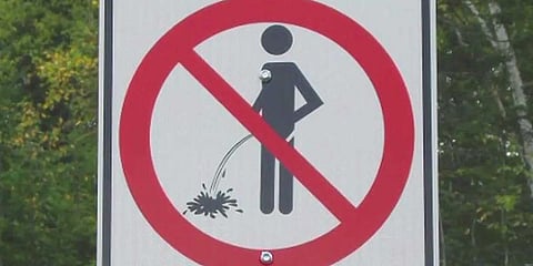 பொது இடத்தில் சிறுநீர் கழித்ததை தட்டிக்கேட்டவர் அடித்துக்கொலை