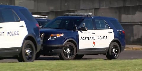 அமெரிக்காவில் இனவெறியை தட்டிக்கேட்ட இருவர் குத்திக்கொலை