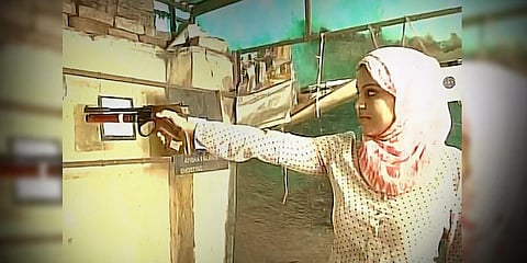 கொள்ளையர்களை சுட்டு கொழுந்தனை மீட்ட வீராங்கனை!