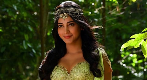 சங்கமித்ராவில் இருந்து ஸ்ருதிஹாசன் திடீர் நீக்கம்!