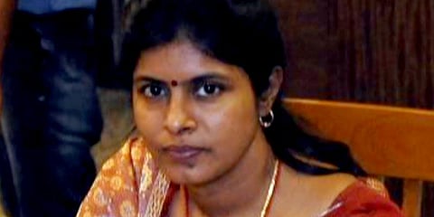 'பார்’ திறந்த பெண் அமைச்சரால் பரபரப்பு