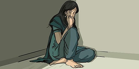 சிறுமியை பலாத்காரம் செய்த முதியவர்.. கருக்கலைப்பு செய்த போலி டாக்டர் கைது