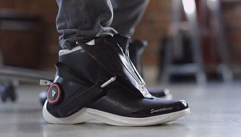 தகவல்களை வழங்கும் ஸ்மார்ட் ஷூ!