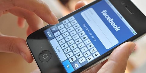 மொபைல் இணையத்திற்கு அடிமையாகும் இந்தியர்கள்