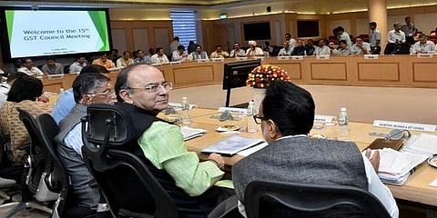 தங்கத்துக்கு 3 சதவீத வரி: ஜிஎஸ்டி கூட்டத்தில் முடிவு