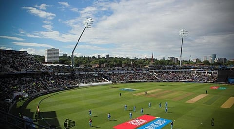 சாம்பியன்ஸ் கோப்பை போட்டி: பாகிஸ்தானுக்கு 289 ரன்கள் இலக்கு நிர்ணயிப்பு