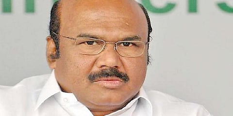 அமைச்சர்கள் திடீர் ஆலோசனை - தினகரனுக்கு சாதகமா? பாதகமா?