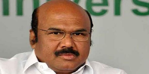 தினகரன் ஒதுங்கி இருக்க வேண்டும்: அமைச்சர் ஜெயக்குமார்