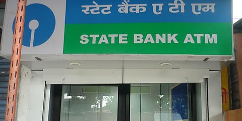 இது டெல்லி திடுக்: கொள்ளைக் கூட்ட தலைவன் ஆன போலீஸ்!