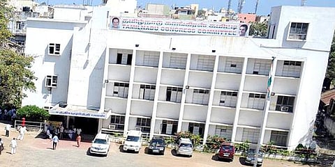 மீண்டும் காங்கிரஸில் கோஷ்டி பூசல்... சத்தியமூர்த்தி பவனில் கைகலப்பு