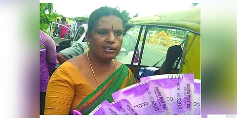 கள்ளநோட்டு மாற்றிய நடிகை சிக்கினார்