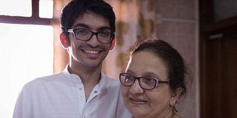 மட்டன் சமோசா விற்க கூகுள் வேலையை தூக்கி எறிந்த எம்பிஏ பட்டதாரி