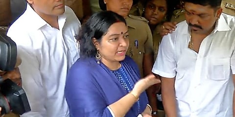 போயஸ் கார்டனில் இருந்து அடித்து துரத்தப்பட்டேன்: தீபா