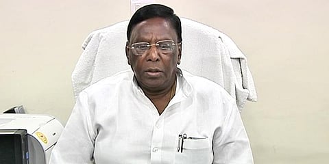 வரம்பு மீறி செயல்படுகிறார் கிரண் பேடி: நாராயணசாமி குற்றச்சாட்டு!