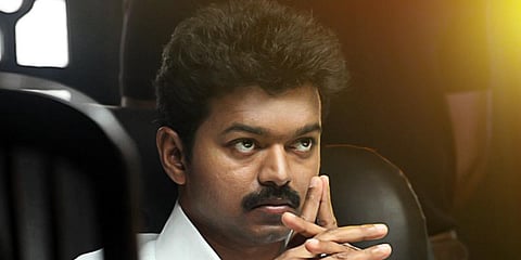 அரசியலில் கால் பதிக்க ஆழம் பார்க்கும் விஜய்..