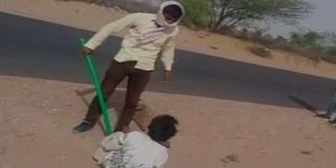 ஜெய்ஸ்ரீராம், அல்லா என சொல்லுமாறு மிரட்டி மனநலம் பாதித்த பெண் மீது தாக்குதல்