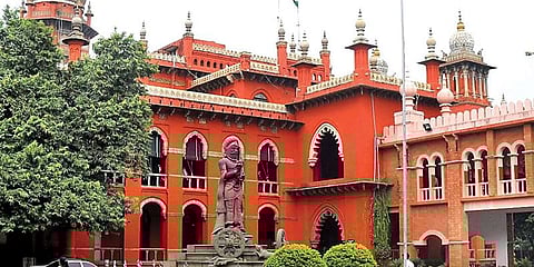 மருத்துவ மேற்படிப்பு மாணவர் சேர்க்கை ரத்து: உயர்நீதிமன்றம் உத்தரவு