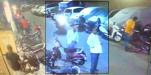 "ரூ.12லட்சம் கொள்ளை - போலீஸ் விசாரணை"