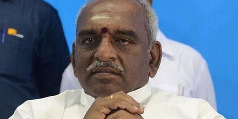 அமைச்சர் பெயரில் மோசடி செய்த நபர் கைது