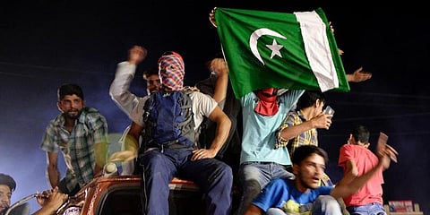 ’அல்லா பதிலளித்துவிட்டார்’: பாக்.கில் கொண்டாட்ட மழை!