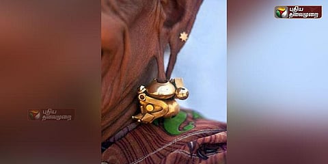 மூதாட்டியின் காதுகளை வெட்டி தோடு திருடிய கொள்ளையர்கள்