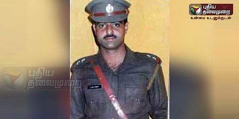 மசூதி அருகே போலீஸ் அதிகாரி கொலை