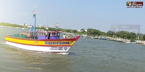தமிழக மீனவர்கள் 17 பேர் கைது - இலங்கை கடற்படை மீண்டும் அத்துமீறல்
