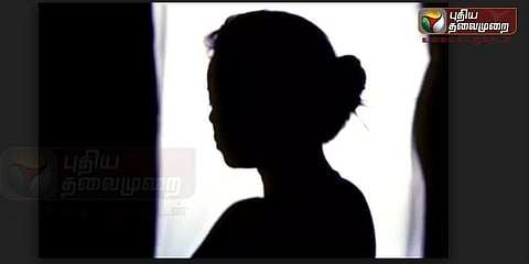 அடப்பாவி: பெட்ரூம் காட்சிகளை லைவ் செய்த கணவன் மீது மனைவி புகார்