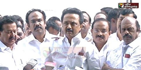 உள்ளாட்சித் தேர்தலை நடத்த அரசு அஞ்சுகிறது: ஸ்டாலின் விமர்சனம்